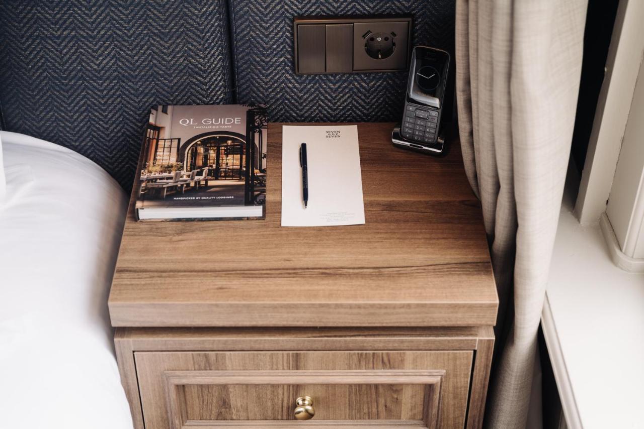 Hotel 717 Amesterdão Exterior foto A bedside table